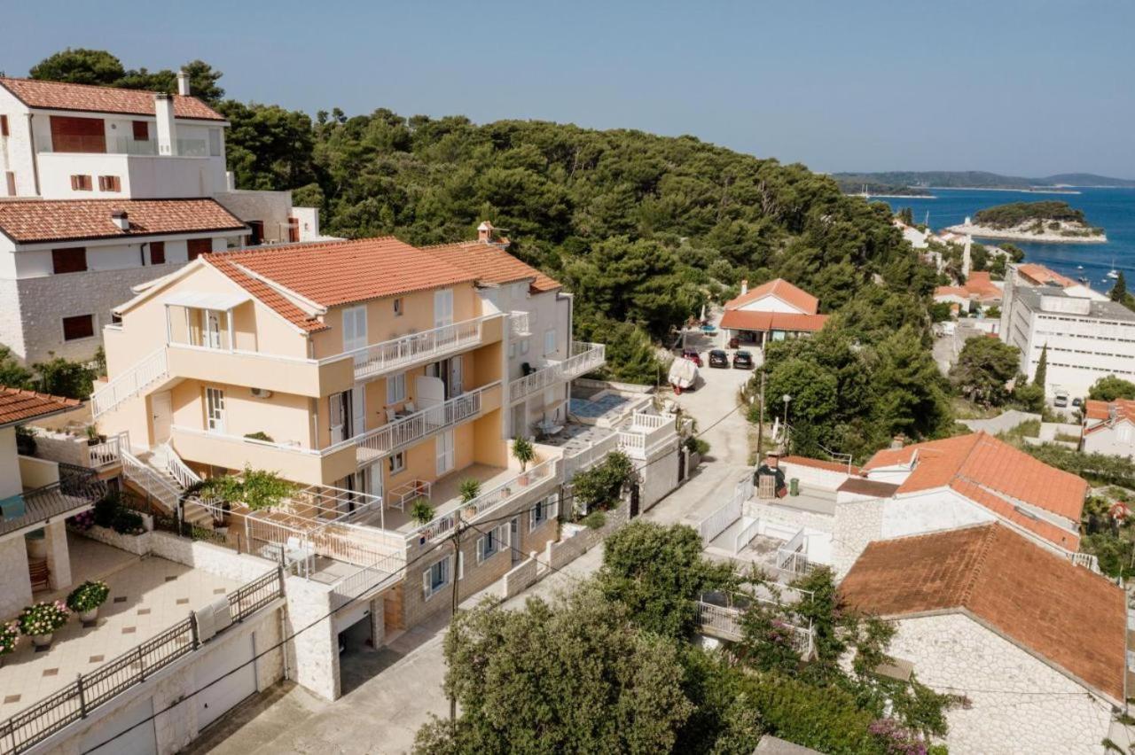Apartment Sunny Elza 2 Хвар Екстериор снимка
