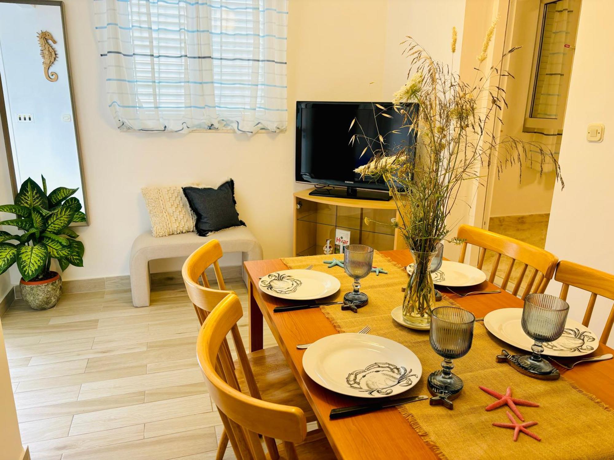 Apartment Sunny Elza 2 Хвар Екстериор снимка