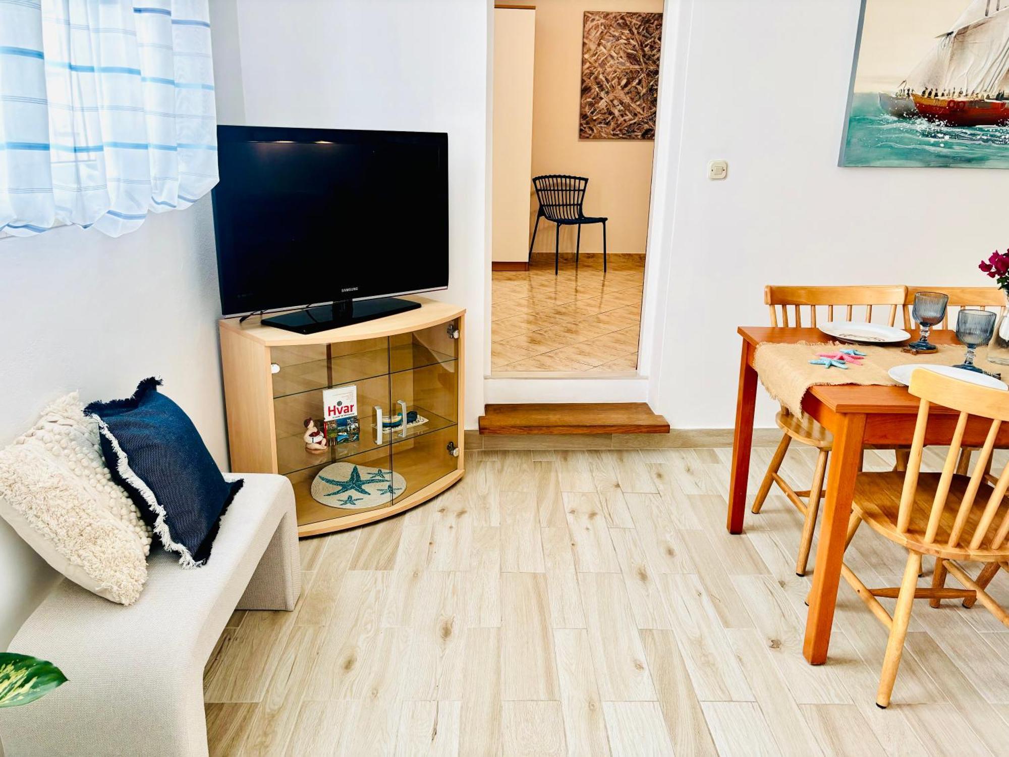 Apartment Sunny Elza 2 Хвар Екстериор снимка