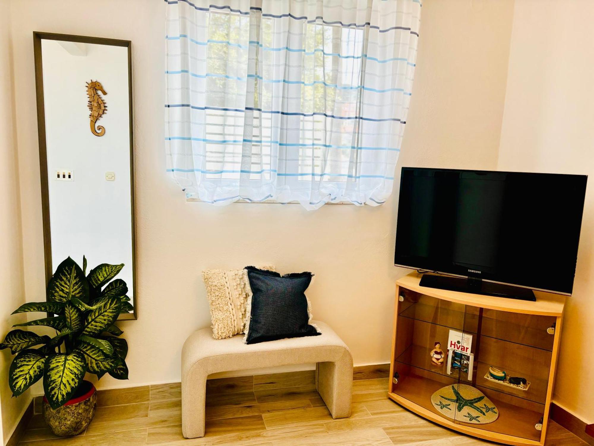 Apartment Sunny Elza 2 Хвар Екстериор снимка