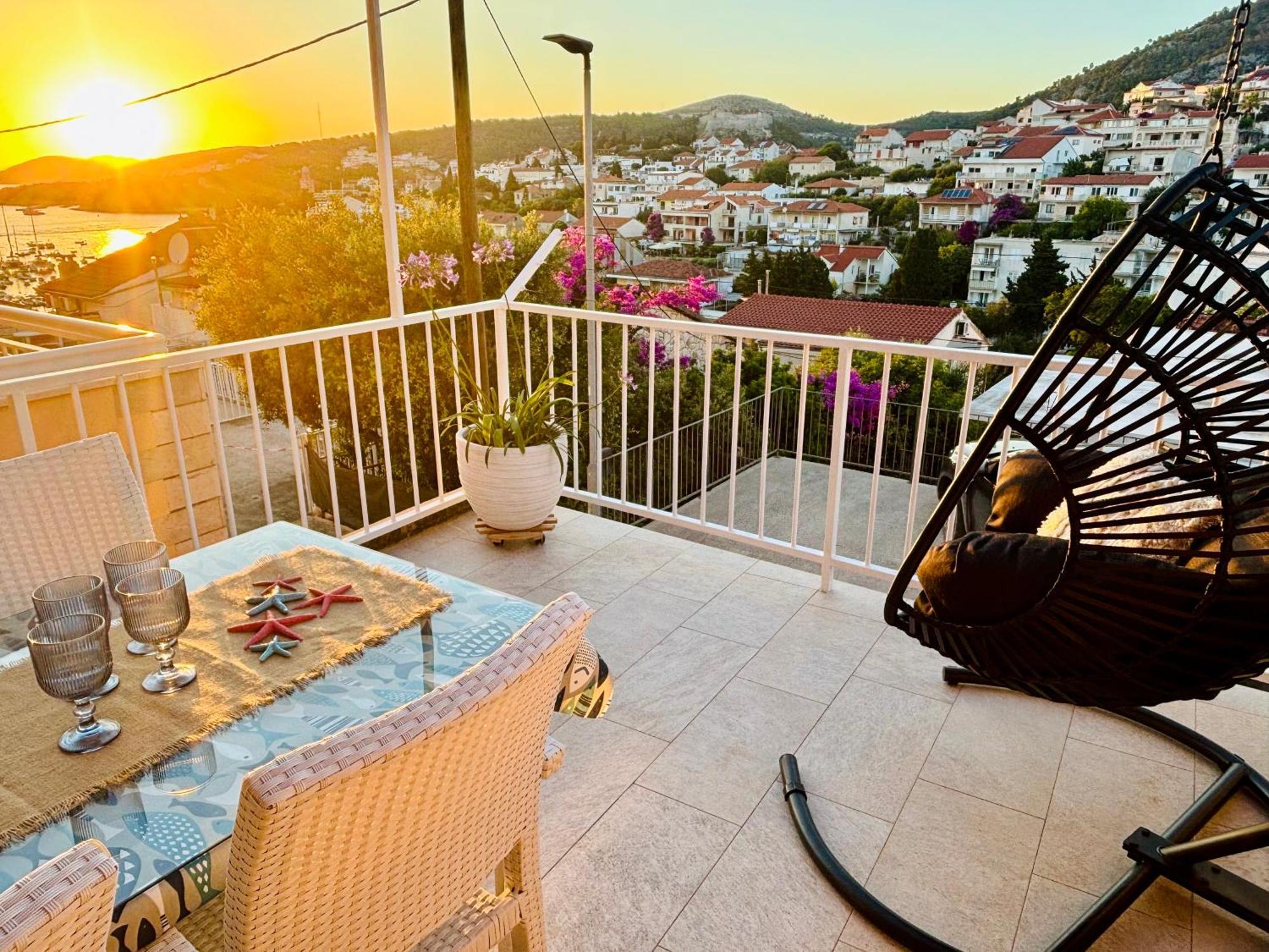 Apartment Sunny Elza 2 Хвар Екстериор снимка
