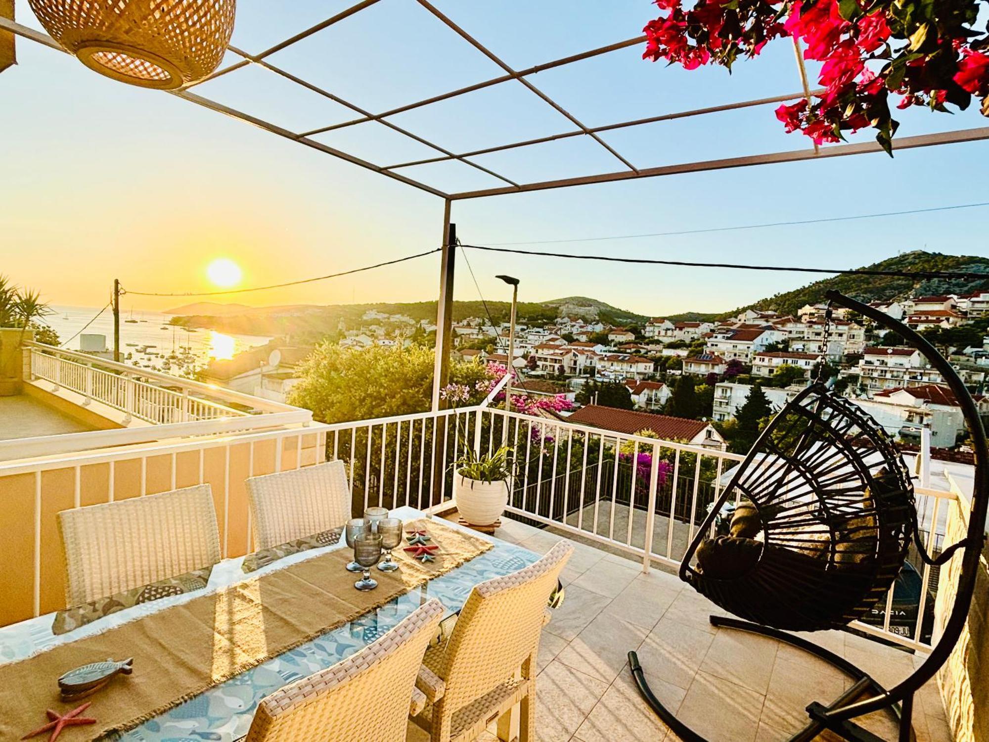 Apartment Sunny Elza 2 Хвар Екстериор снимка